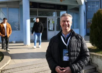 Hargreaves vëzhgon zgjedhjet: Ende ka kohë për të votuar!