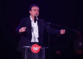Kurti nga Prizreni: Ata para nesh e lodhën veturën ‘në të parën, ne jemi në të tretën’