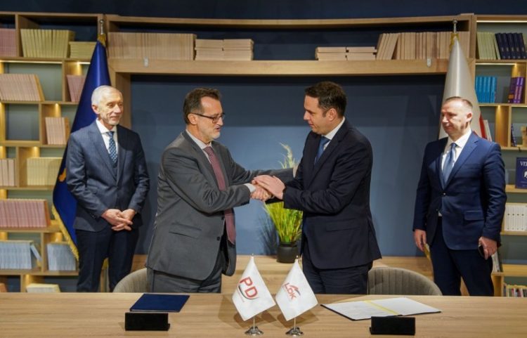 LDK nënshkruan marrëveshje parazgjedhore me PD-në dhe AKR-në