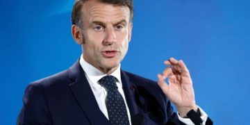 Macron: Në 2026 adoleshentët francezë s`do të kenë qasje në rrjetet sociale