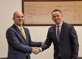 Faton Peci lë postin e ministrit falënderon Kurtin dhe fermerët