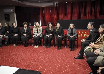 Kurti vizitoi për ngushëllime familjen Bllaca