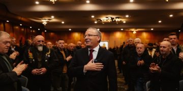 Hamza kërkon votën në Malishevë, premton rritje pagash dhe pensionesh