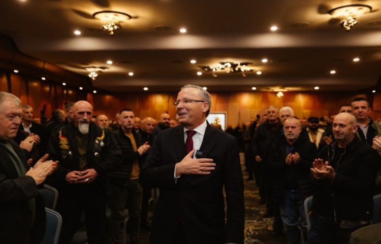 Hamza kërkon votën në Malishevë, premton rritje pagash dhe pensionesh