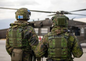 KFOR-i zhvillon stërvitje me helikopterin Black Hawk në Kampin Bondsteel