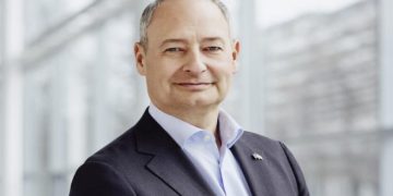 Eurodeputeti austriak: Koha për një qeveri të qëndrueshme