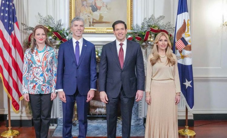 Ambasadori i Kosovës në SHBA merr pjesë në pritjen e Sekretarit Rubio për festat e fundvitit