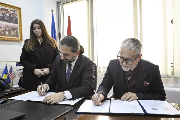 Nënshkruhet Marrëveshja ndërmjet Ministrisë së Shëndetësisë dhe Komunës së Fushë Kosovës për ndërtimin e QKMF-së