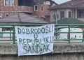 “Mirë se vini në Republikën e Sanxhakut” – pankarta në Novi Pazar dhe pretendimet për Albin Kurtin