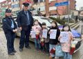 Në prag të Vitit të Ri, Policia e Kosovës shpërndanë dhurata për fëmijë