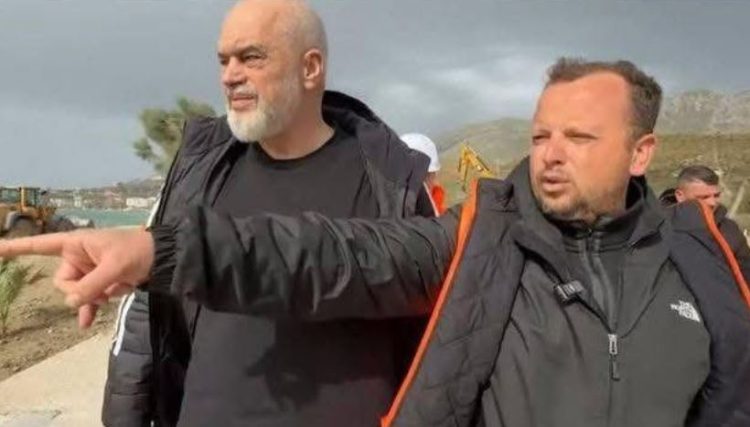 Jep dorëheqje nënkryetari i bashkisë së Vlorës