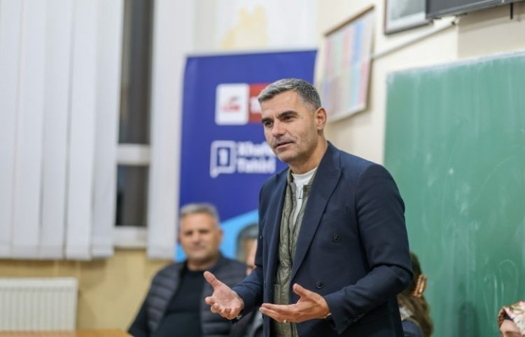 LDK në Vushtrri me peticion për rikthimin e Xhafer Tahirit kryetar