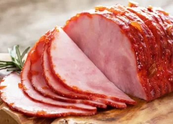 Shkencëtarët ngrenë alarmin: Të ndalohet menjëherë konsumi i proshutës, po shkakton kancer