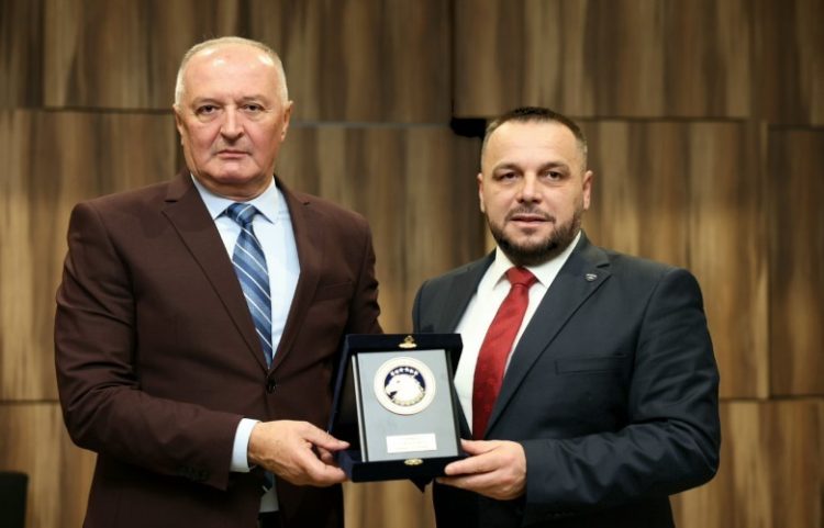 Maqedonci dhe Helez diskutojnë forcimin e sigurisë rajonale në Sarajevë