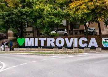 Kryetarët serbë marrin drejtimin e komunave në veri, respektojnë simbolet e Republikës së Kosovës