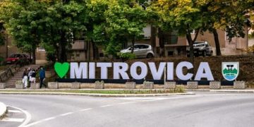 Kryetarët serbë marrin drejtimin e komunave në veri, respektojnë simbolet e Republikës së Kosovës