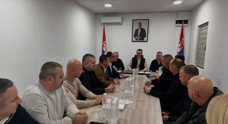 Kryetarët e Listës Serbe pasi rimarrin pushtetin në veri i raportojnë Petkoviqit në Rashkë