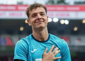 “Është nder dhe ndihem krenar për këtë”, Fisnik Asllani reagon ndaj lidhjeve me Barcelonën