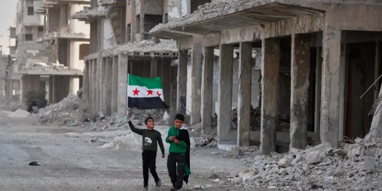 Një vit pas rënies së regjimit: Sirianët festojnë përvjetorin e lirisë