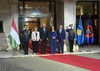 Presidentja Osmani priti homologun hungarez, Tamás Sulyok