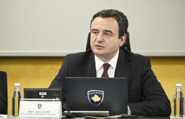 Kurti: Nga muaji i ardhshëm paga minimale bëhet 425 euro