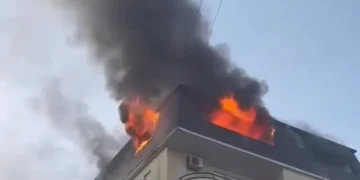 Zjarr në një ndërtesë në Kodrën e Diellit në Prishtinë