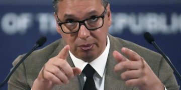 Projekti i mbështetur nga Kina për ndërtimin e urës në Beograd nxit kritika për fshehje të kontratave