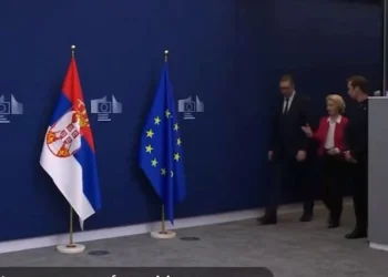 Vuçiq shihet duke i thënë Von der Leyen: Sapo mora një mesazh nga Moska, ky është reagimi i Presidentes