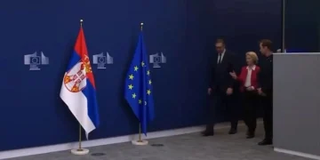 Vuçiq shihet duke i thënë Von der Leyen: Sapo mora një mesazh nga Moska, ky është reagimi i Presidentes