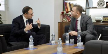 Sallahu takon ambasadorin e Turqisë, flasin për bashkëpunim në drejtësi