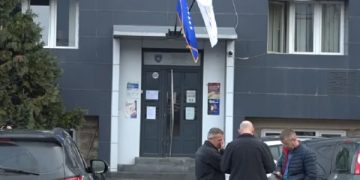 Kryetari i ri serb i Leposaviqit pretendon se e gjeti komunën në gjendje të keqe, e demanton Hetemi