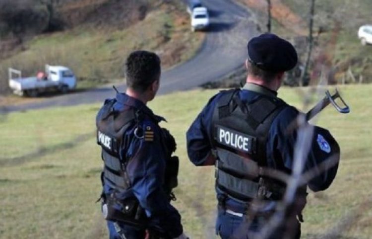 Gjashtë persona kalojnë ilegalisht kufirin, arrestohen nga policia