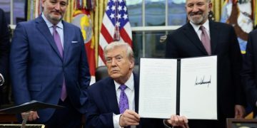 20 shtete amerikane ngritën padi për vendimin e Trump për vizat