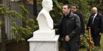 Si po e nxit Vulini “Botën Serbe” përmes referendumit të detyrueshëm në Serbi