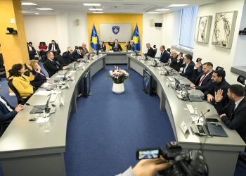 Qeveria miraton kërkesën e MF-së për kursime e ndarje buxhetore