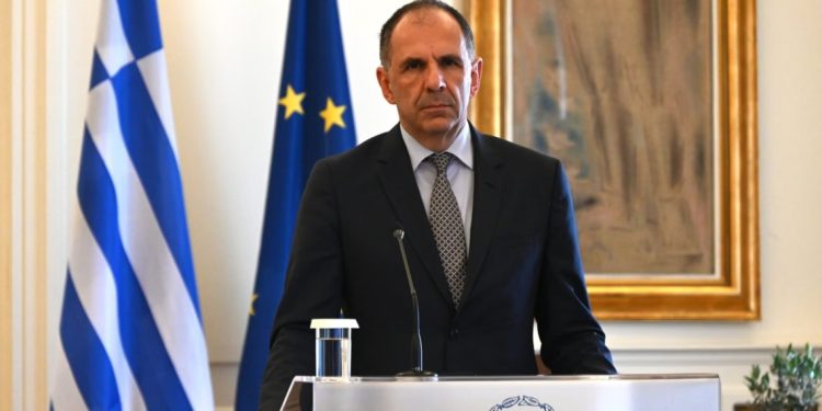Kryediplomati grek pritet të vizitojë Kosovën