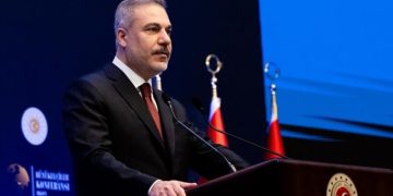 Fidan: Turqia po bën presion për fazën e dytë të marrëveshjes për Gazën, gati të marrë pjesë në forcën e stabilizimit