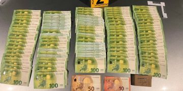 20 mijë euro, armë e bizhuteri të sekuestruara -Prokuroria jep detaje nga aksioni ku arrestuan 7 zyrtarë