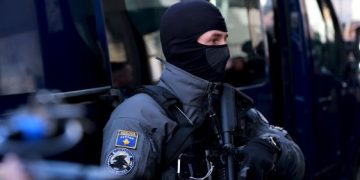 Ky është ish-ministri i arrestuar nga aksioni Polici-AKI – konfiskohen edhe tri vetura