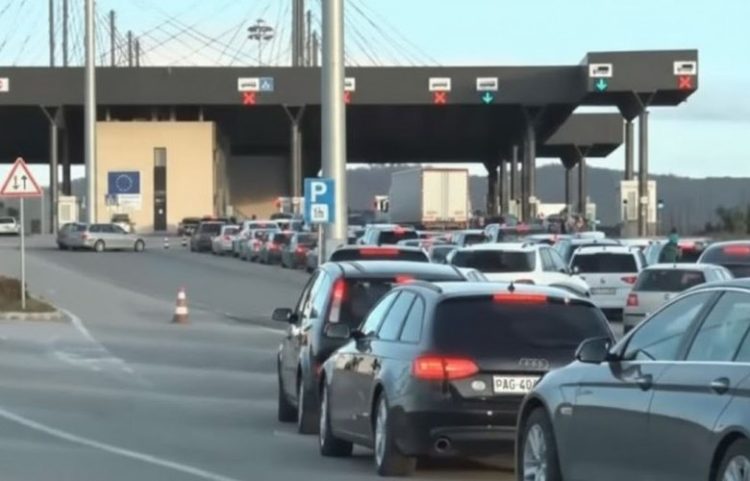 Pritje të gjata në Merdarë, lehtësohet qarkullimi në Dheu i Bardhë