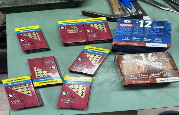 Dogana e Kosovës sekuestron 380 fishekë në një lokal në Prishtinë