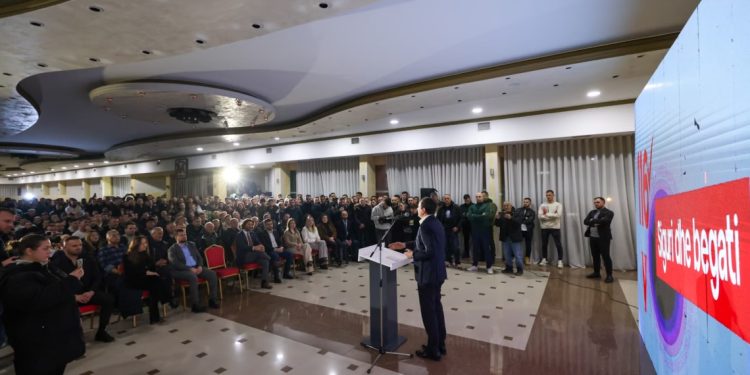 Kurti premton dyfishim të bursave, transport publik me 10 euro dhe investime të reja në Sharr