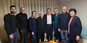 Kurti në vizitë te ish-nënkryetari i Ibrahim Rugovës