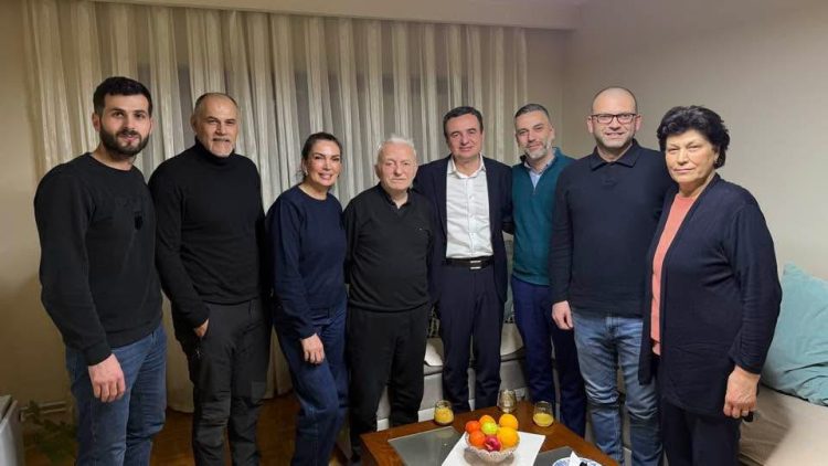 Kurti në vizitë te ish-nënkryetari i Ibrahim Rugovës