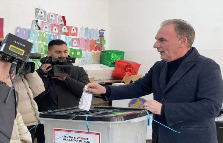 Voton Limaj: Sot është dita e vendimmarrjes së çdo qytetari