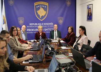 Qalaj viziton dhomën operative për monitorimin e zgjedhjeve