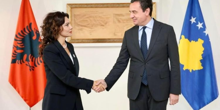 Spiropali uron Kurtin: Shqipëria dhe Kosova ecin së bashku drejt rrugës europiane