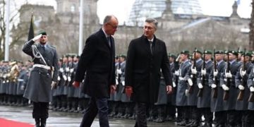 Kroacia nënshkruan marrëveshje për të blerë 44 tanke Leopard nga Gjermania