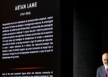 Dekorohen me urdhrin e lartë të Skënderbeut Artan Lame dhe Filip Rrumbullaku