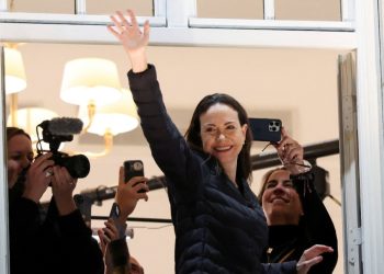 Detajet e operacionit sekret: E veshur me paruke dhe maskim, si u nxor Machado nga Venezuela nën hundën e regjimit të Maduros